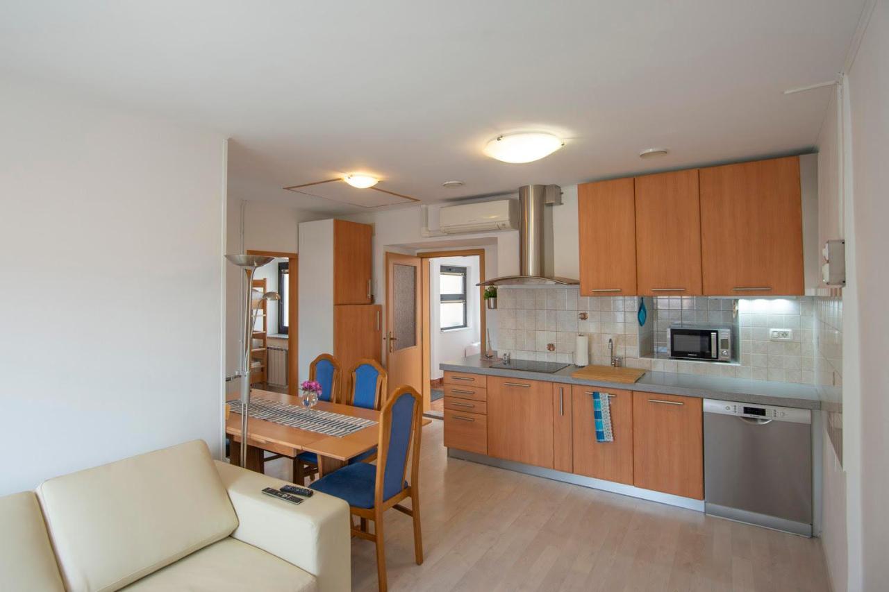 Apartma Bajc Apartment อายดอฟช์ชีนา ภายนอก รูปภาพ