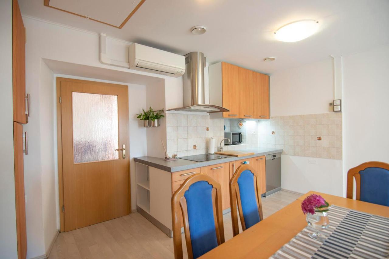 Apartma Bajc Apartment อายดอฟช์ชีนา ภายนอก รูปภาพ